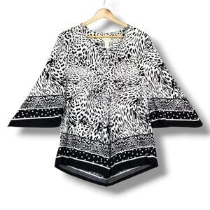 Chico's Animal Print V-Neck Top‎ Blouse Chico 1 Medium Black White Stretch